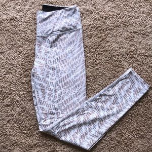 Victoria’s Secret sport patterned leggings